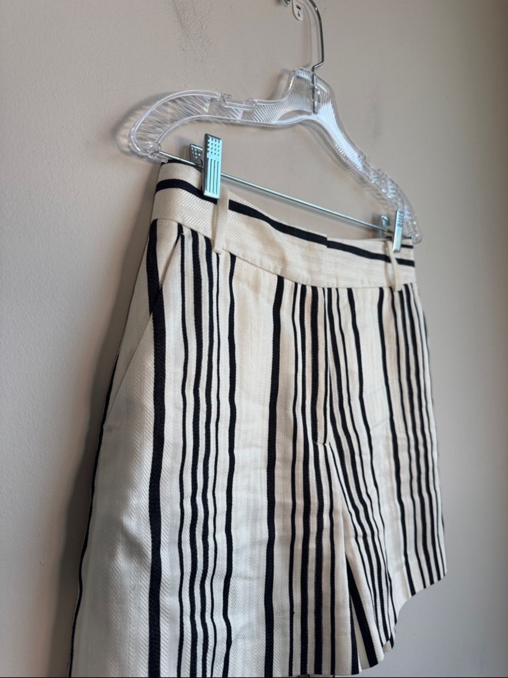 Reiss High-Waist Cream and Black Striped Shorts - Picture 4 of 6